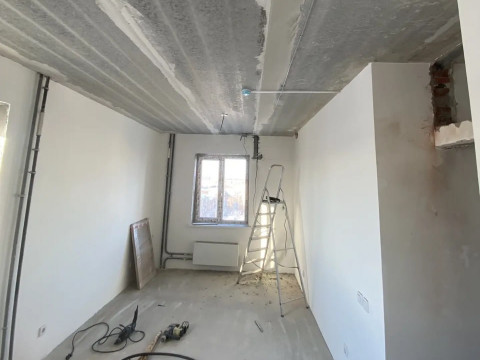 Закладка трассы под кондиционер в новой квартире Алены в Томске — аккуратная работа бригады Влад и Евгений от компании «Буран»